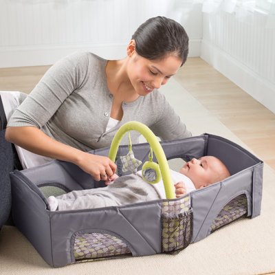 New Portable Baby Crib with Toy Hanging Rod